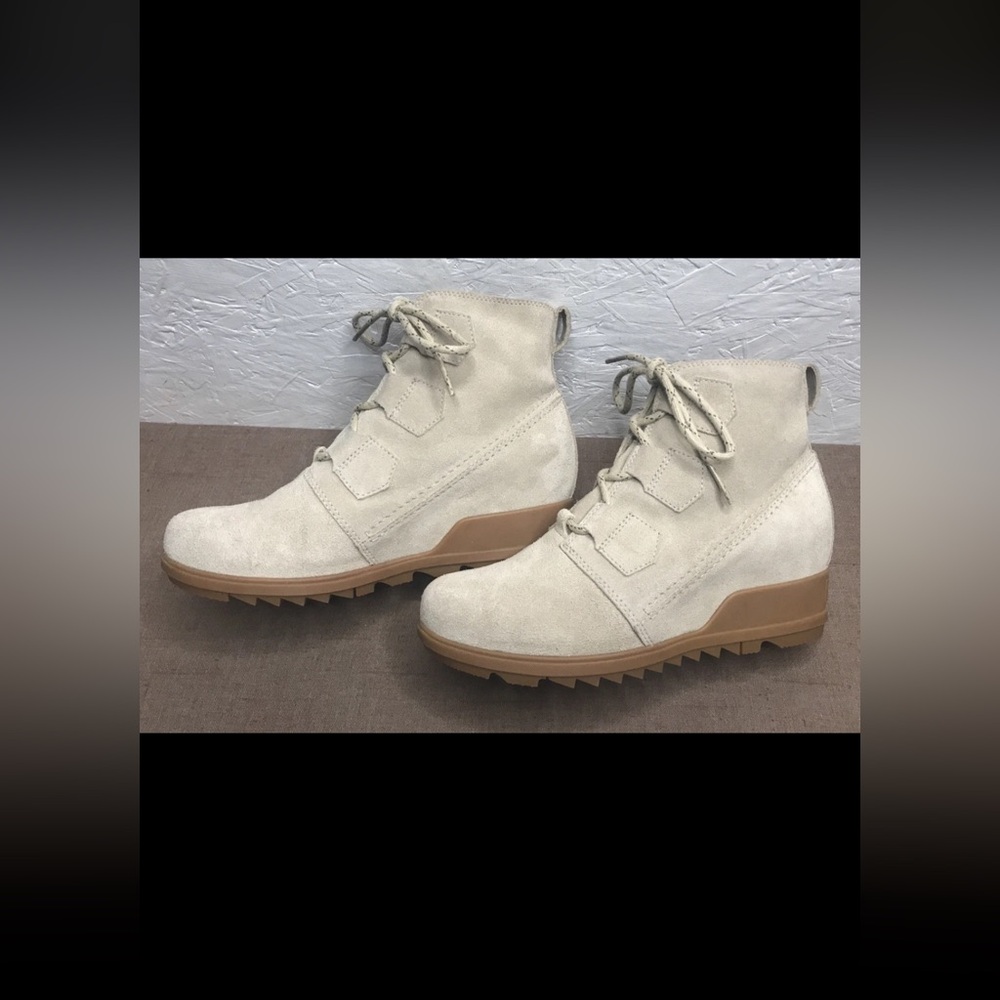 Excellent Sorel Evie Lace Women's Lace Up Ankle Boots Beige Suede Wedge Size 9